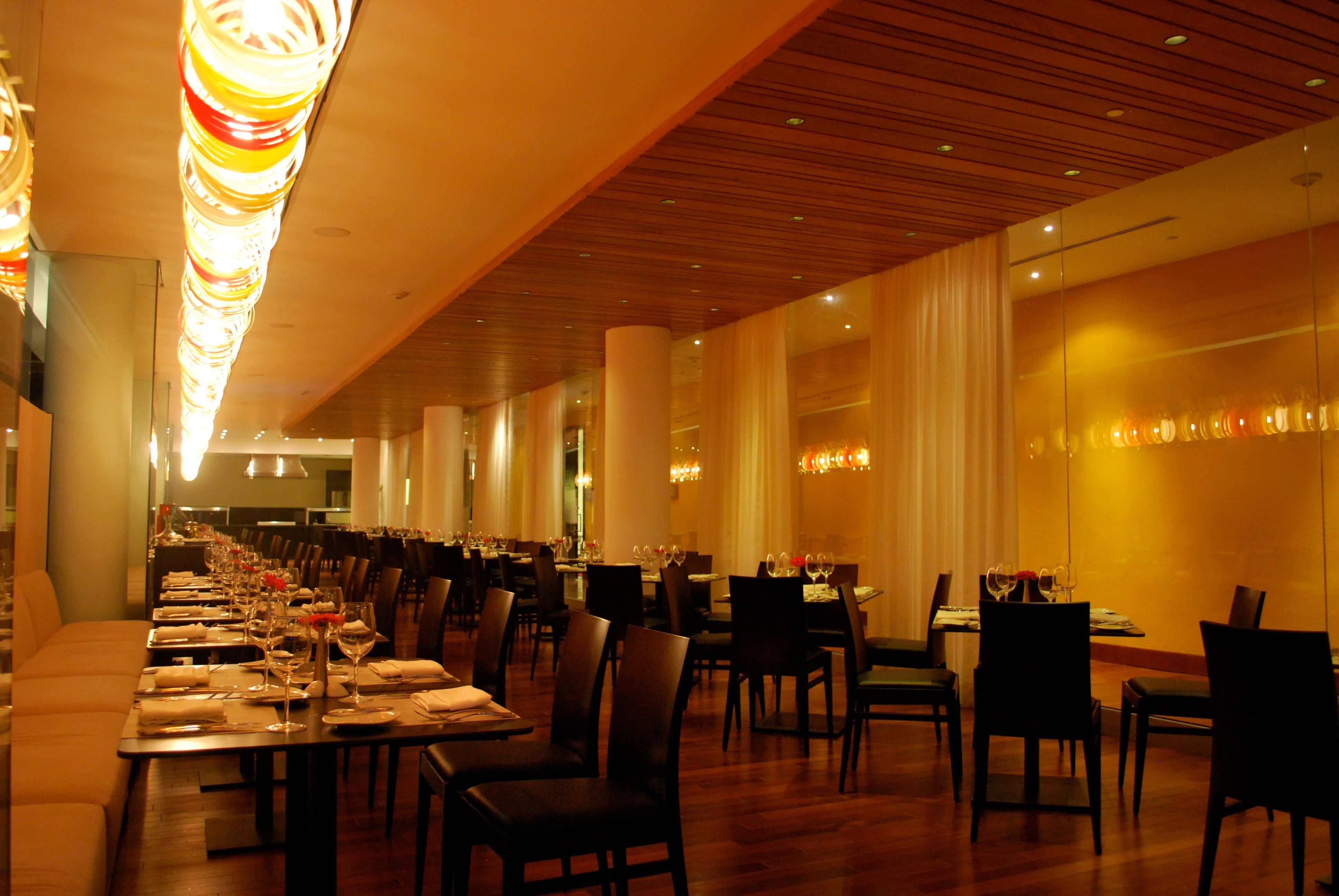 Holiday Inn Santo Domingo By Ihg Ngoại thất bức ảnh The interior of the restaurant