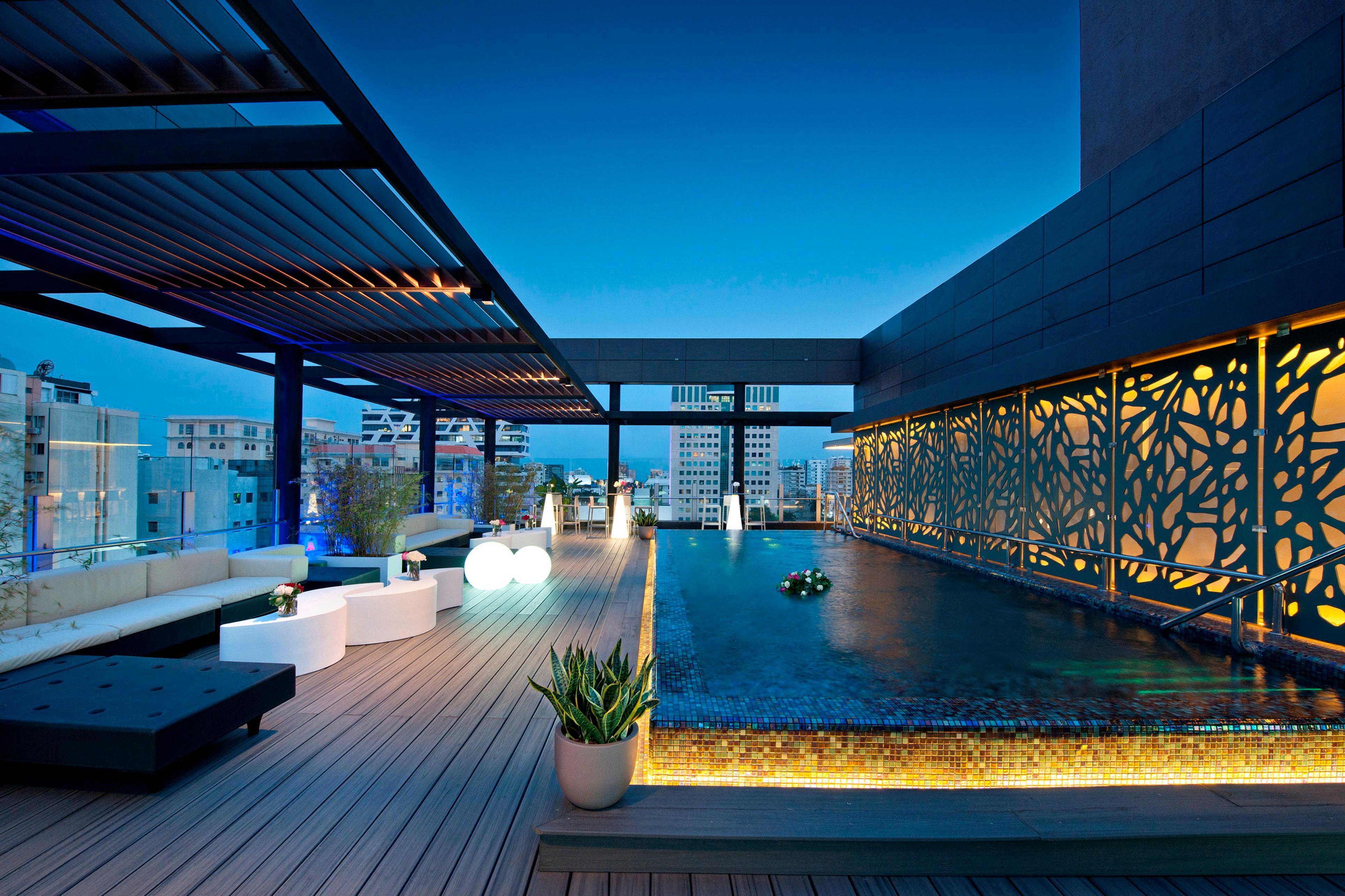 Holiday Inn Santo Domingo By Ihg Ngoại thất bức ảnh The rooftop pool at the hotel