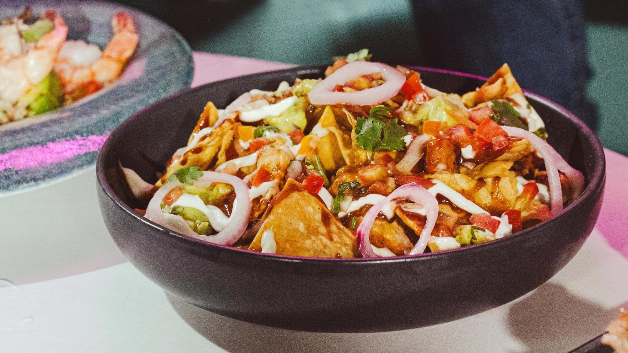 Holiday Inn Santo Domingo By Ihg Ngoại thất bức ảnh A bowl of falafel salad