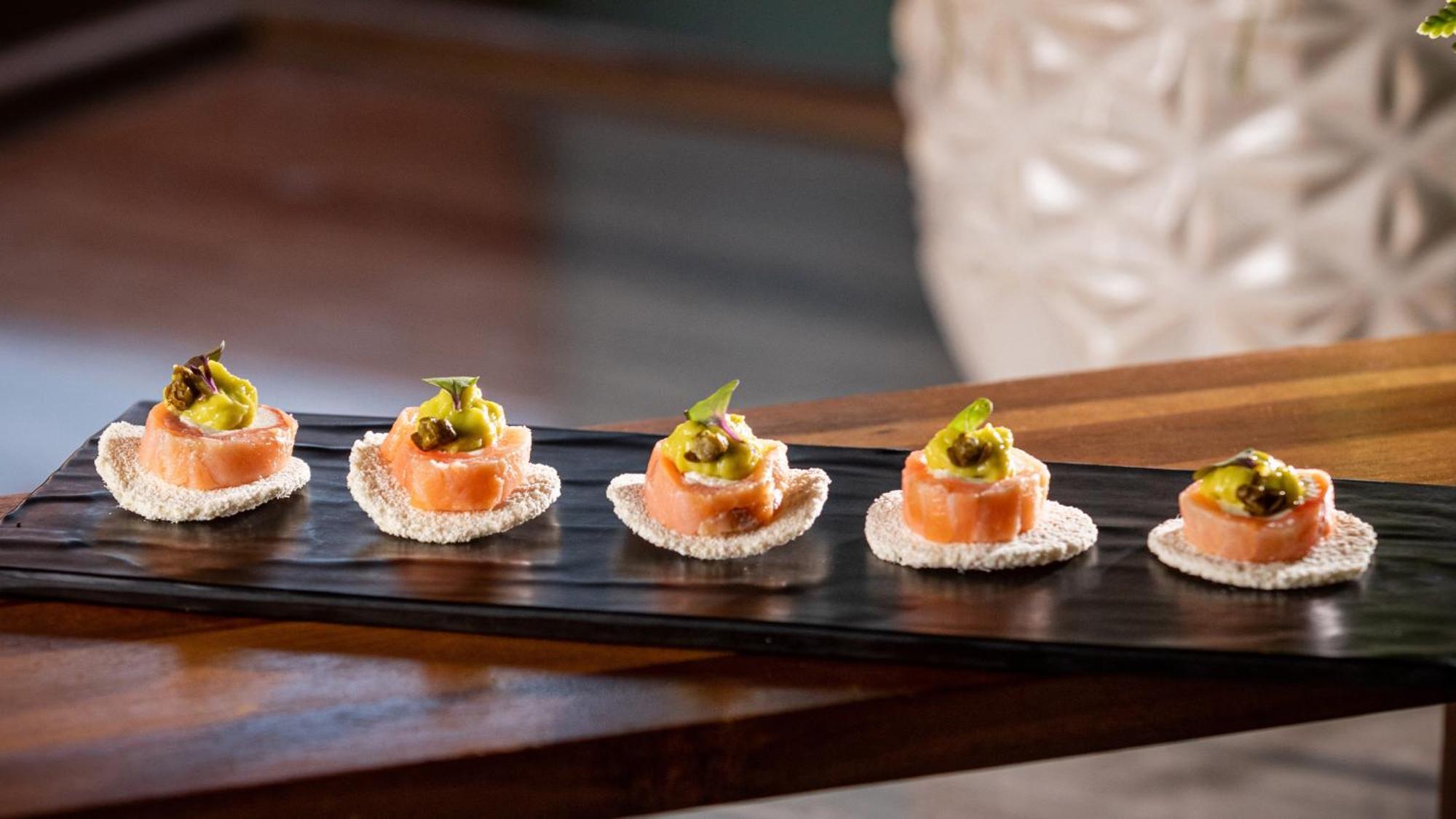Holiday Inn Santo Domingo By Ihg Ngoại thất bức ảnh Salmon tartar