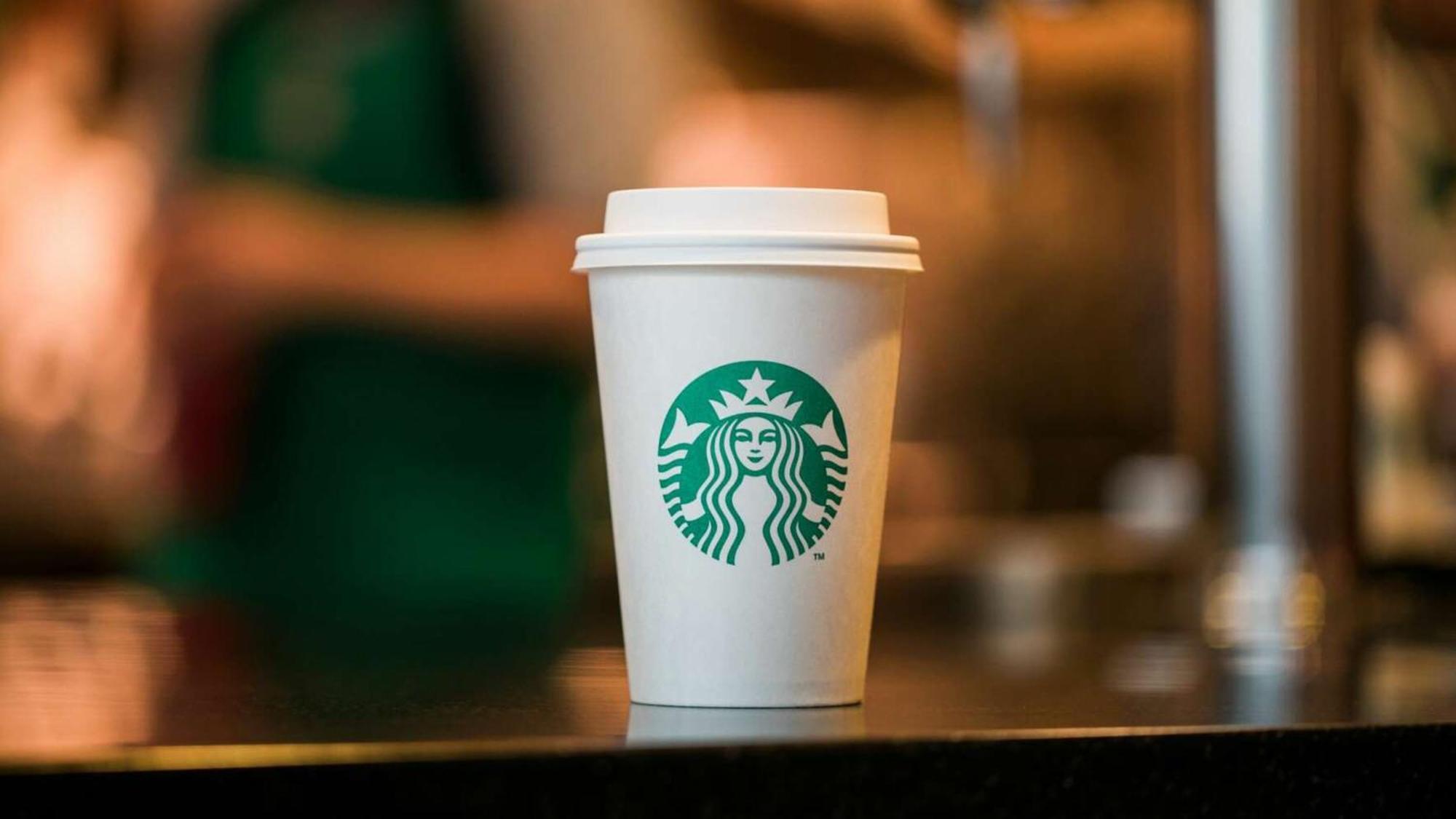Holiday Inn Santo Domingo By Ihg Ngoại thất bức ảnh Starbucks coffee cup